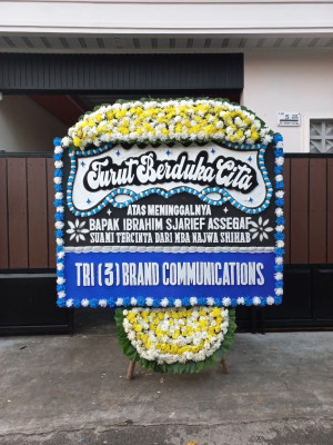 Papan Bunga Duka di Gotong Royong